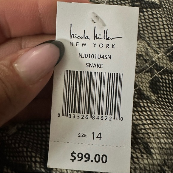 NICOLE MILLER: Soho High-Rise Skinny Jeans in Snake Print 🐍 - Picture 8 of 9